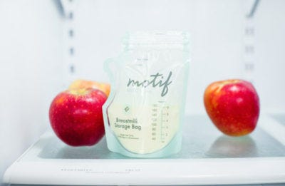 The Motif Breast Milk Storage Guide Magnet is an easy reference guide for  freshly expressed, previously frozen or breastmilk left over from feeding!