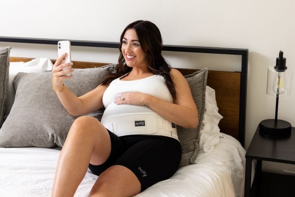 Pregnant mom wear Pregnancy Back Brace