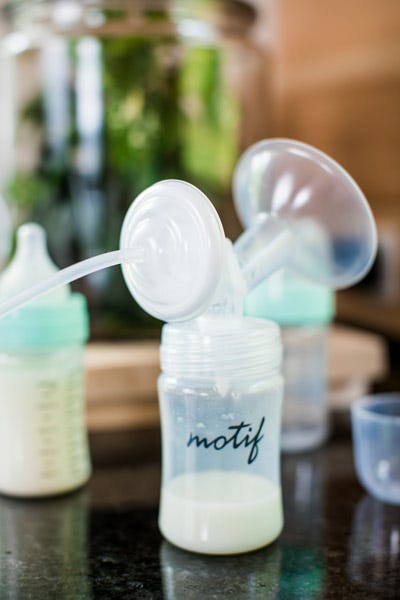 Motif Luna Breast Pump, Babies & Kids, Nursing & Feeding, Breastfeeding &  Bottle Feeding on Carousell