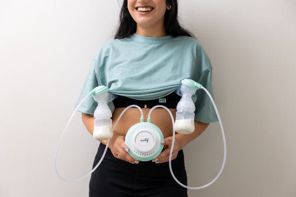 Motif Mom using the Motif Twist Breast Double Electric Breast Pump